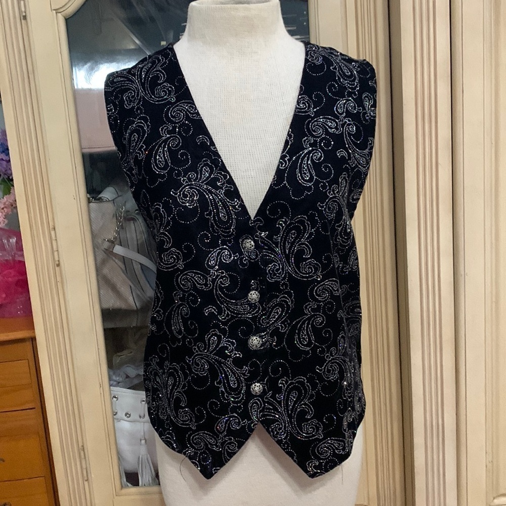 GORGEOUS vest by TRES’PAQUETTE